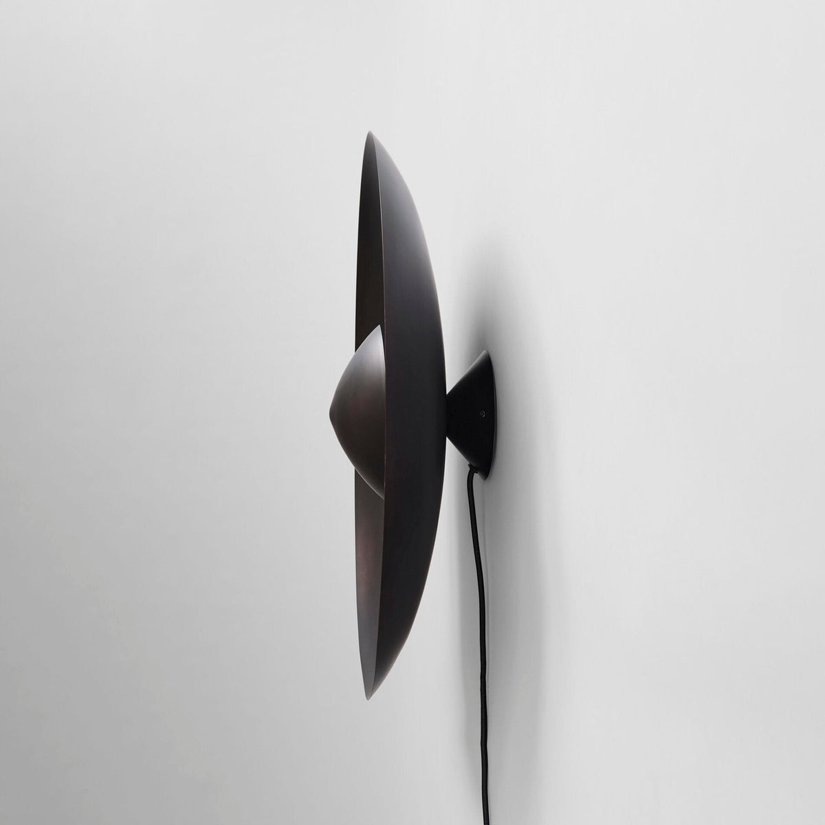 Dusk Wall Lamp- Burned Black L50 W50 H17,5 CM