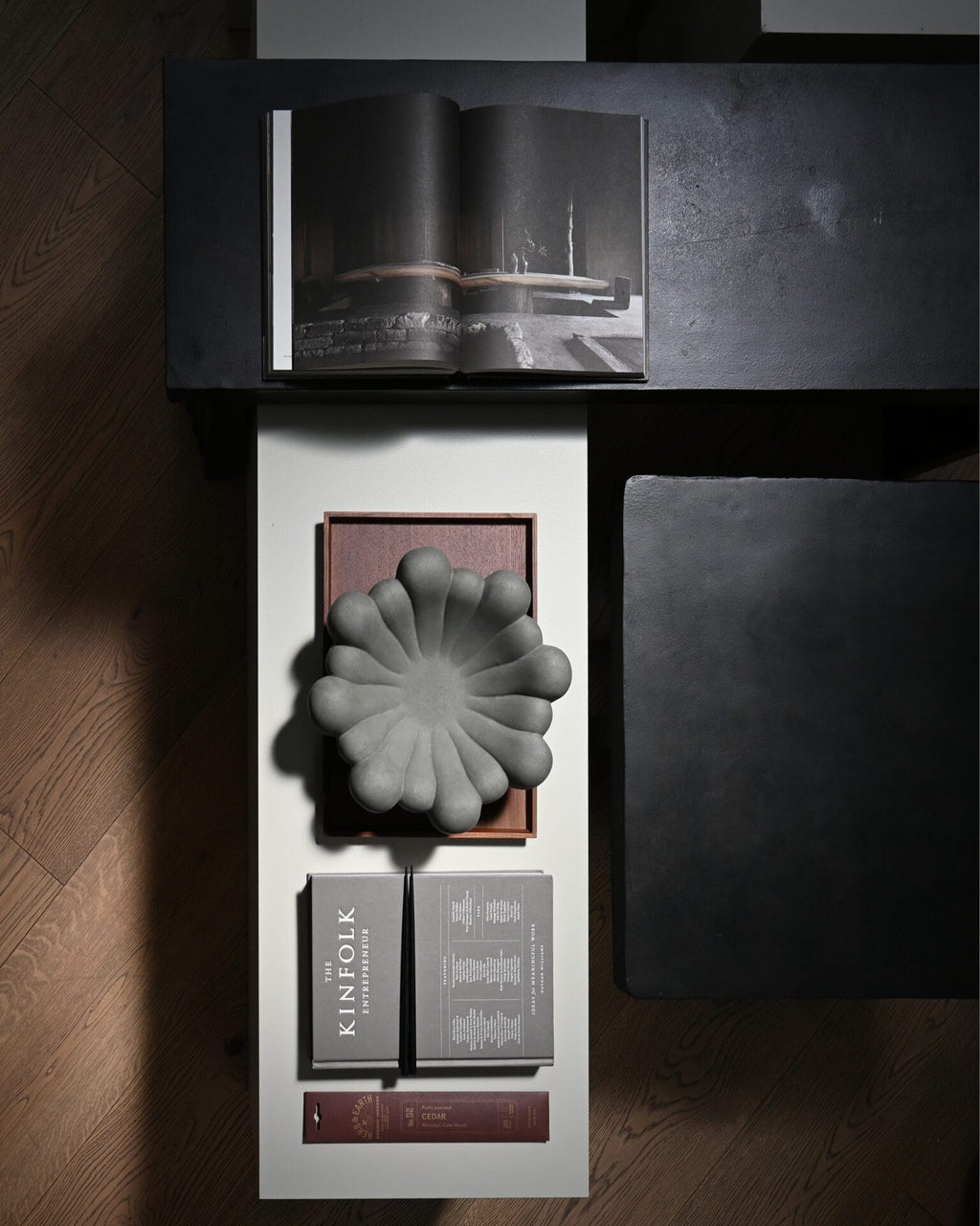 Bloom Tray, Medio - Dark Grey, L28,5 / W28,5