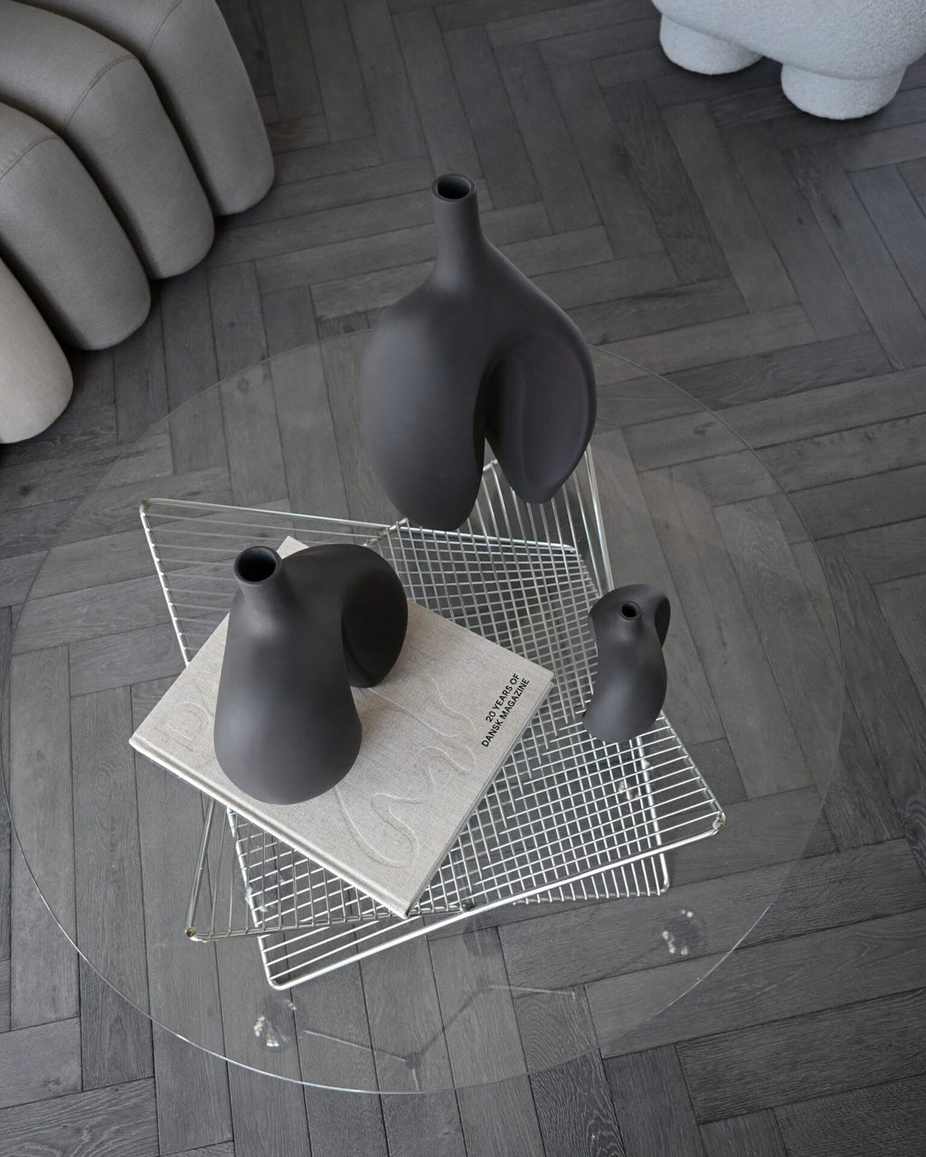 Ni Vase Mini, Coffee L26 / W22 / H30 CM