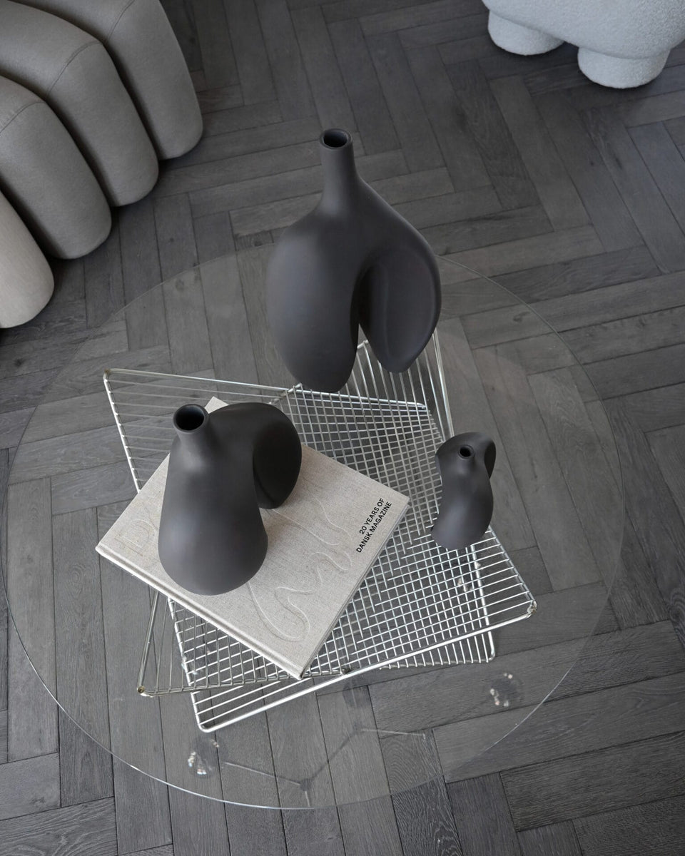Ni Vase Mini, Coffee L26 / W22 / H30 CM