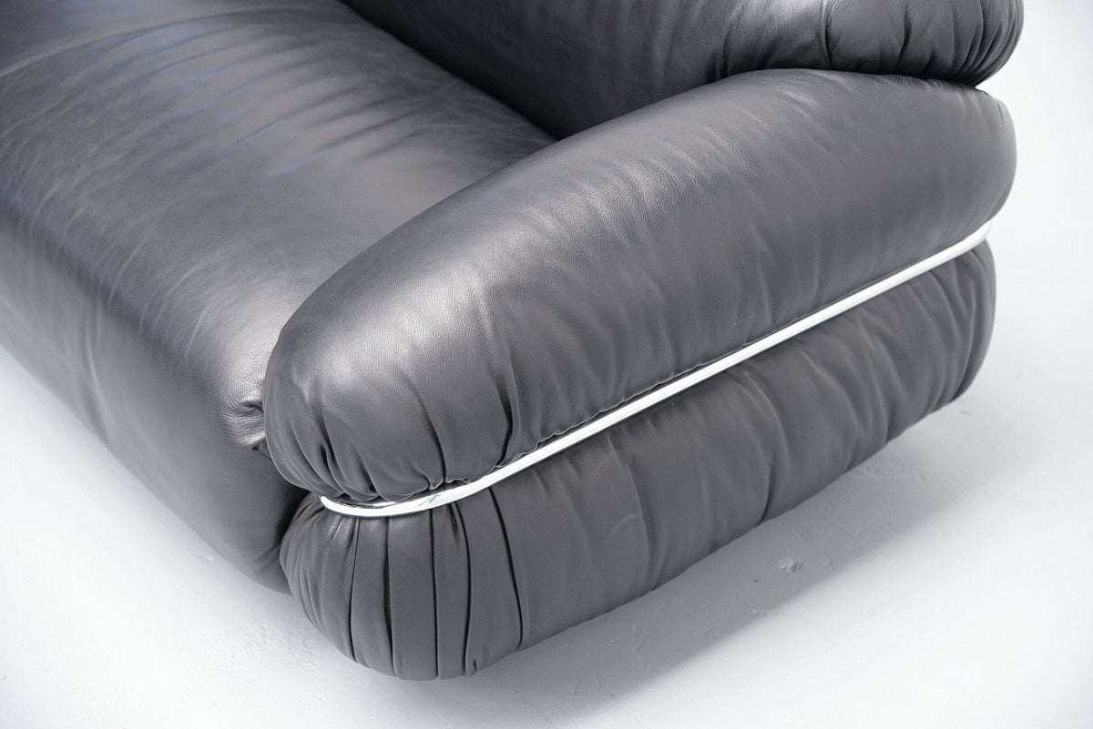 Grand Sesann Sofa L 265cm, Cat.V Guarana 9000, Polished Chrome Structure, Grey Feet