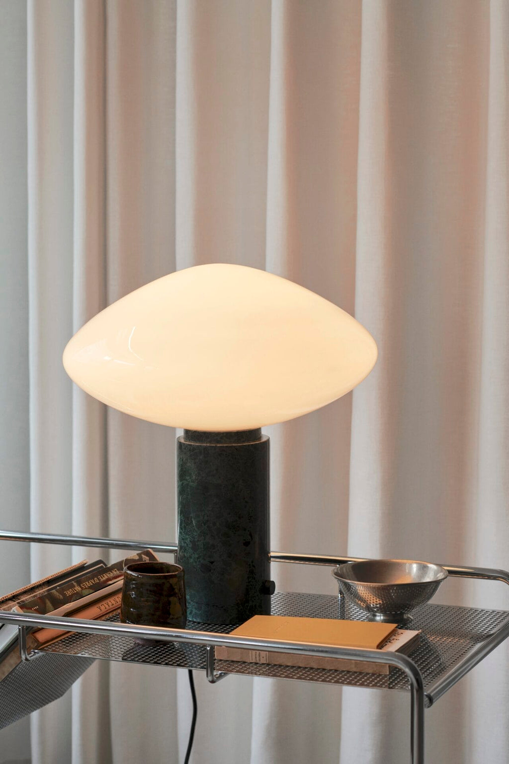 Mist Table Lamp AP17, Guatemala verde (green)