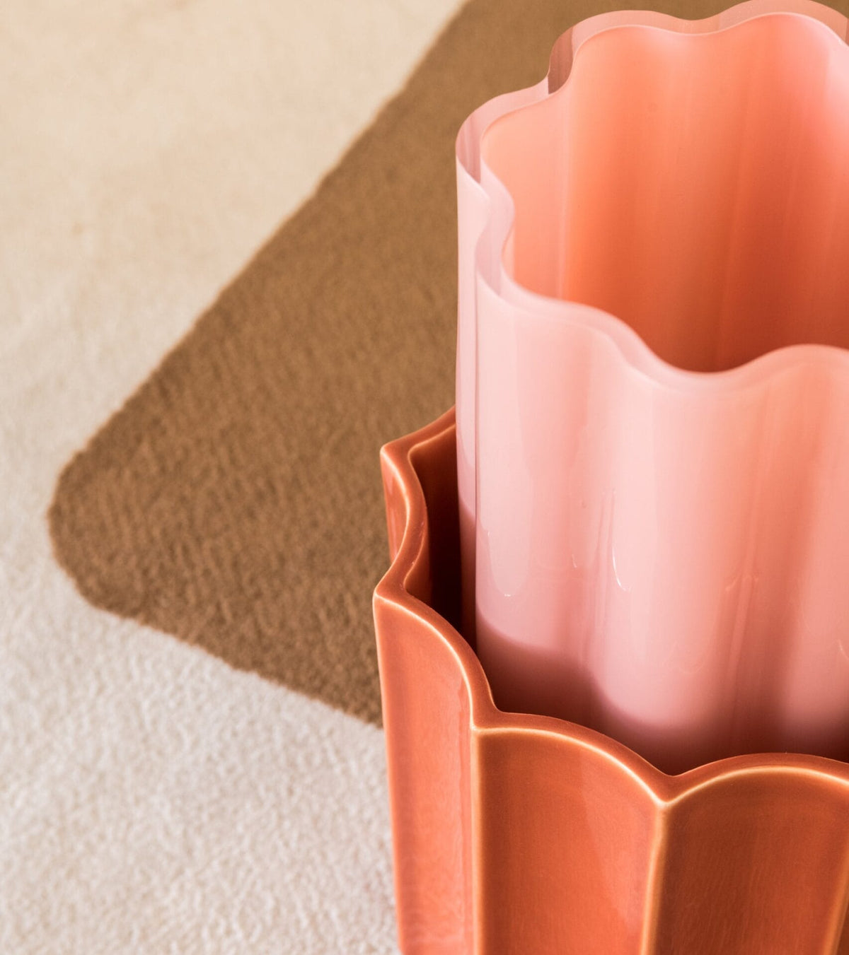 Duetto Candy pink and terracotta, ceramic and glass vase Ø15.5 x H28cm