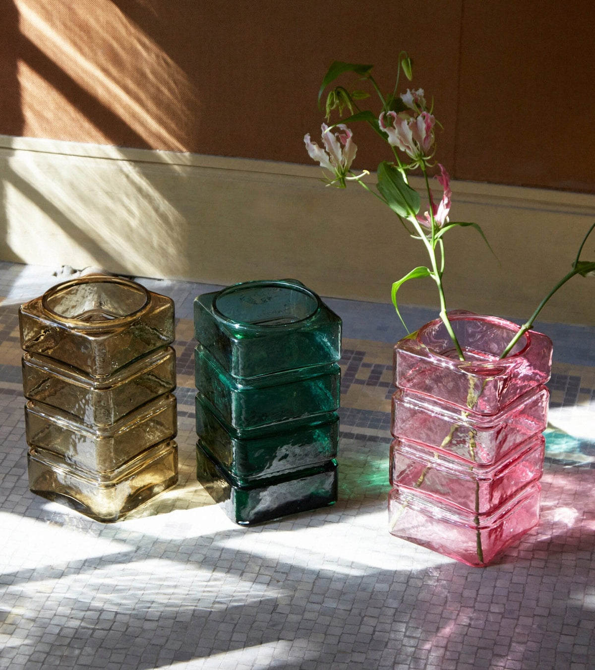 Donna Emerald green glass vase 14x14x H29cm