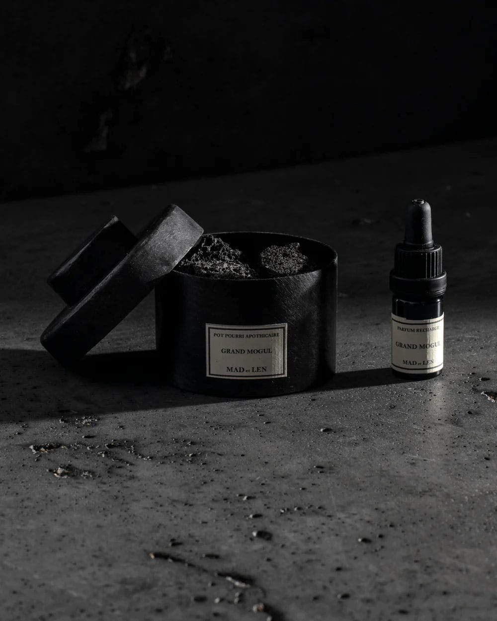 Pot Pourri Apothicaire Grand Lava Rock, 16x10 cm (Terre Noire) + Refilling 15ml