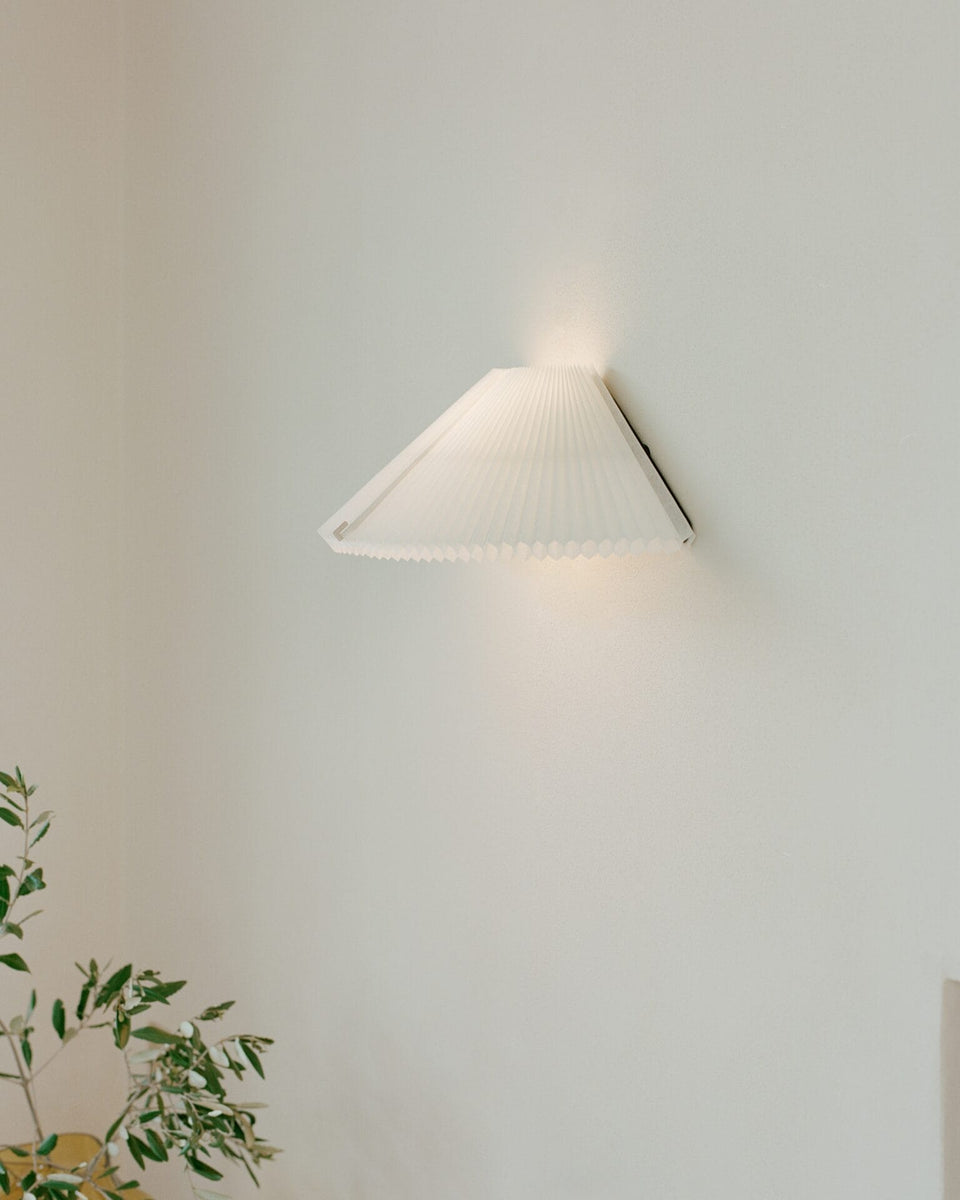 Nebra Wall Lamp, White, Adjustable shade