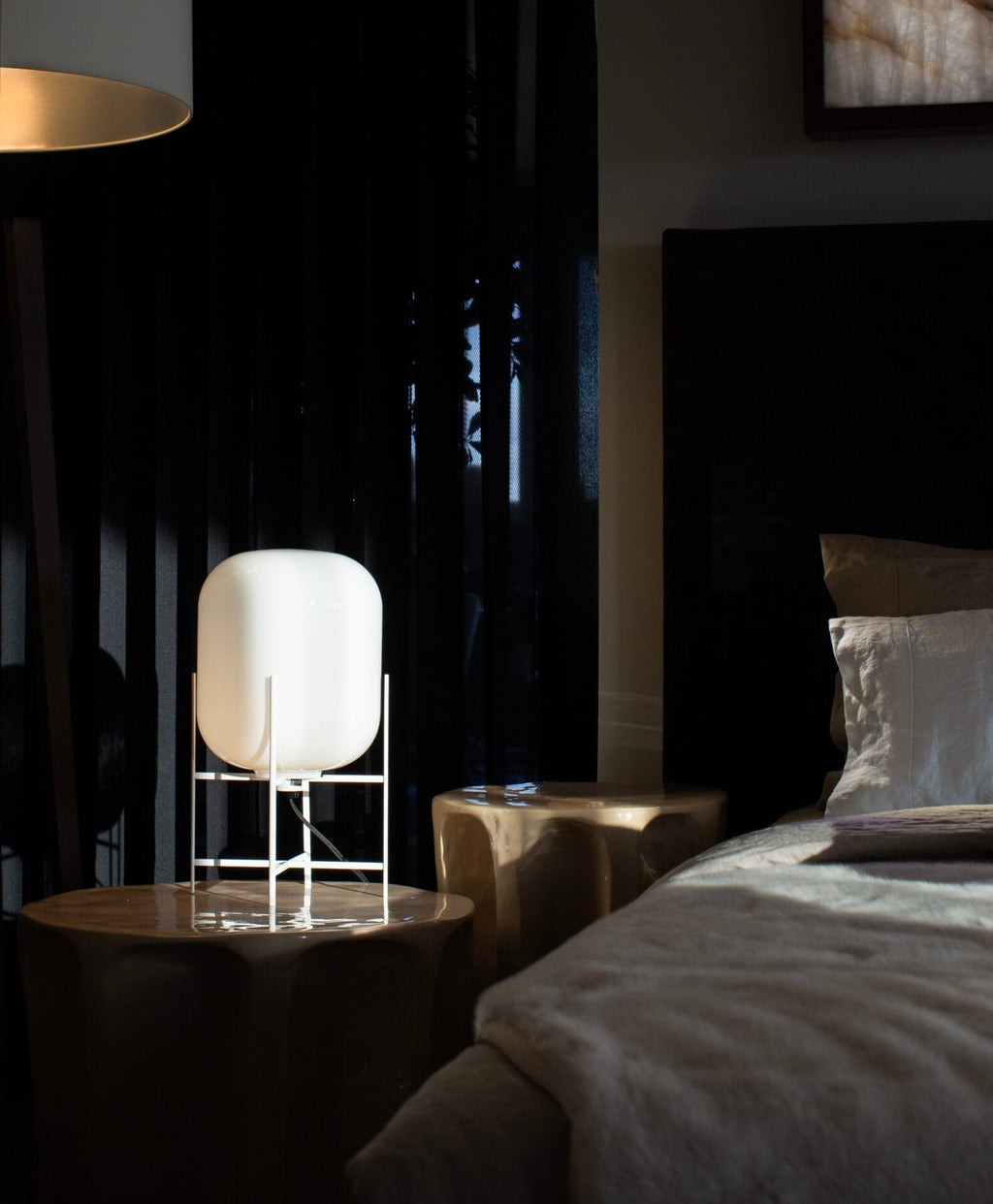 Oda Small Light, White Glass, White Finish