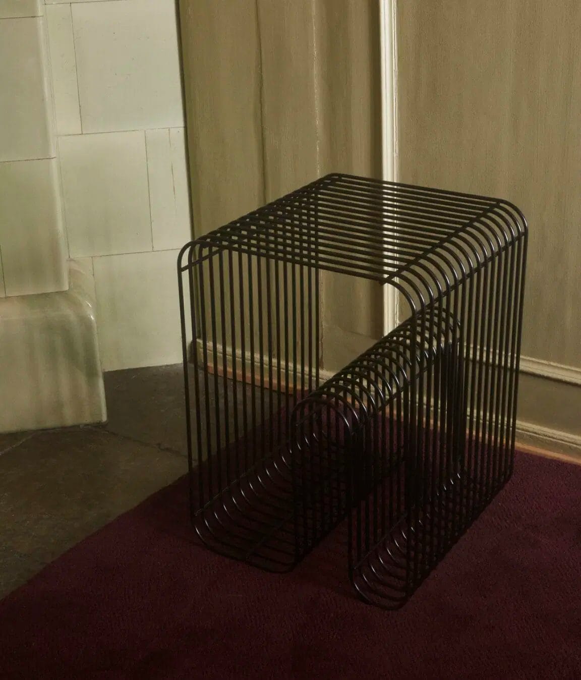 Curva Stool, Black L32,4 x W32,4 x H43cm