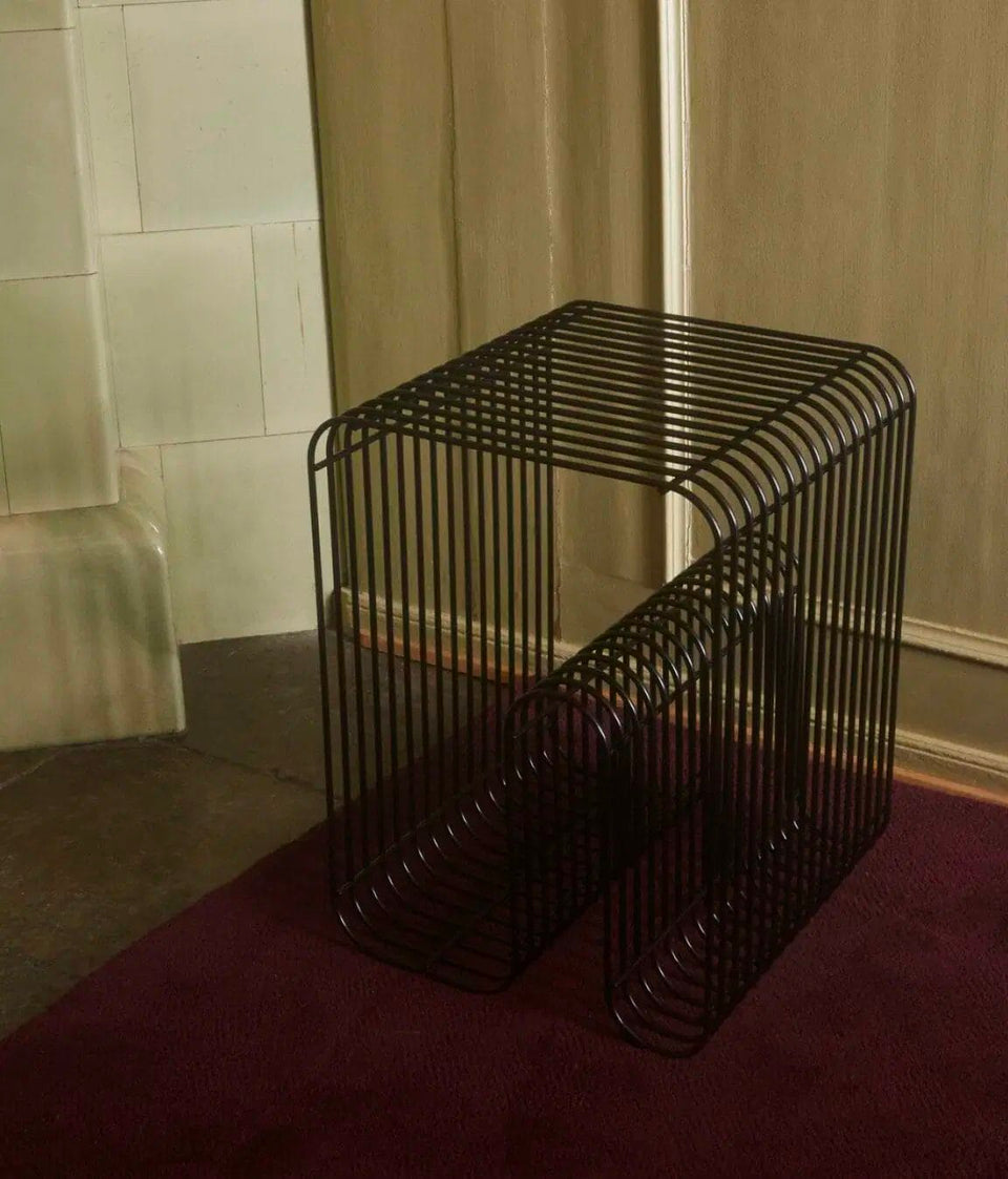 Curva Stool, Black L32,4 x W32,4 x H43cm
