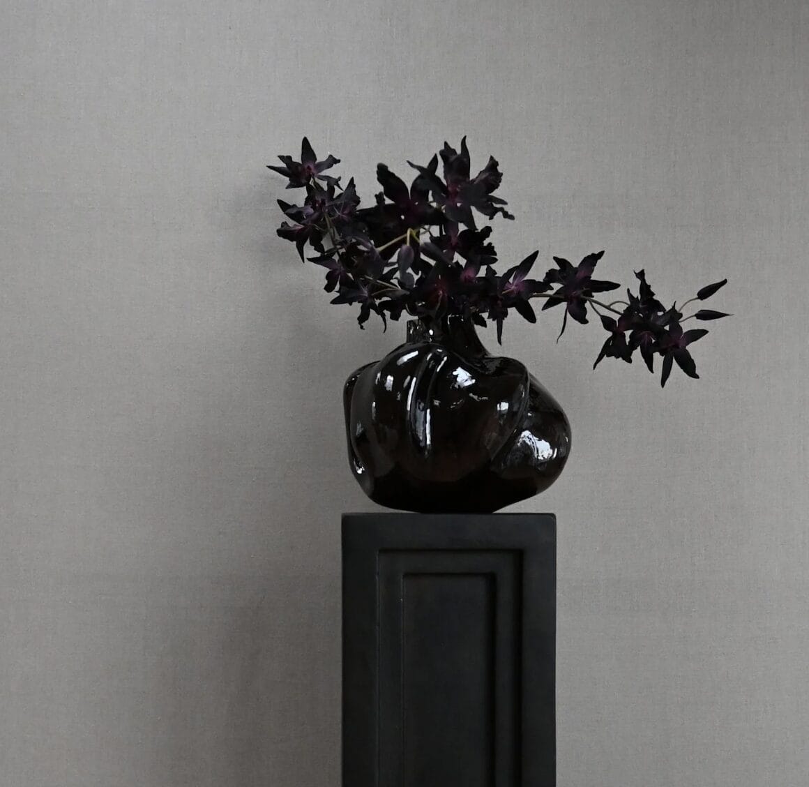 Wabi Vase, Medio - Smoked Forest Mouth-Blown Glass