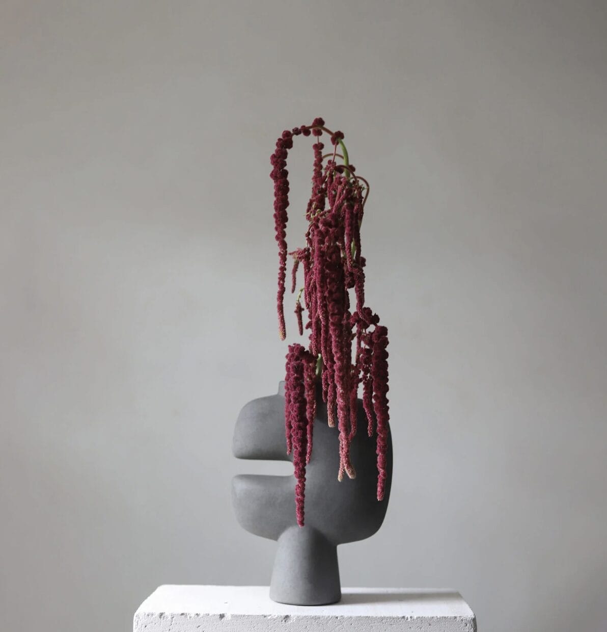 Tribal Vase, Medio - Dark Grey, L22,5 / W9 / H30 cm