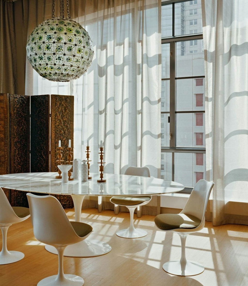 Saarinen Oval Dining Table, Arabescato Marble, Gloss finish White Base, 198cm