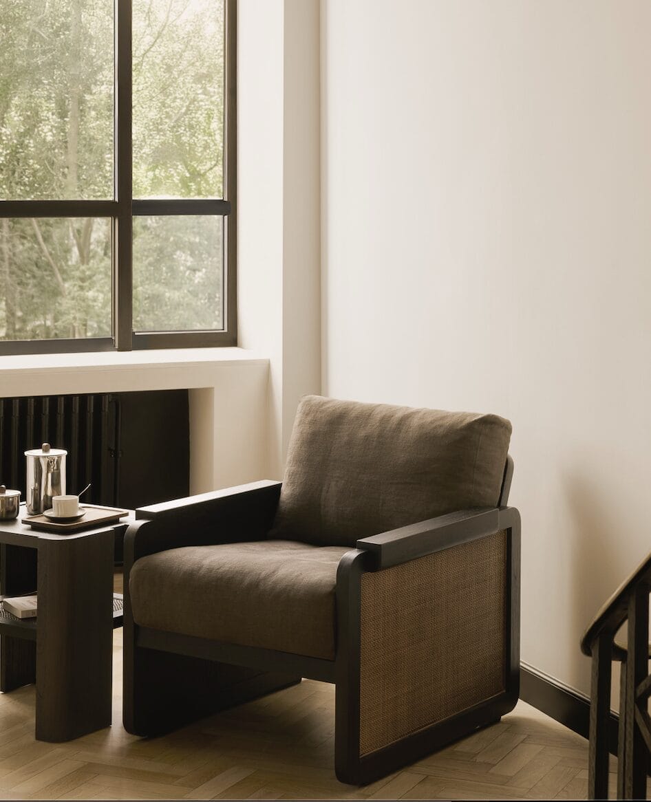 Panel lounge chair - varnished teak - dark brown - rattan Roasted - Grey linen 74 x 82 x 72cm