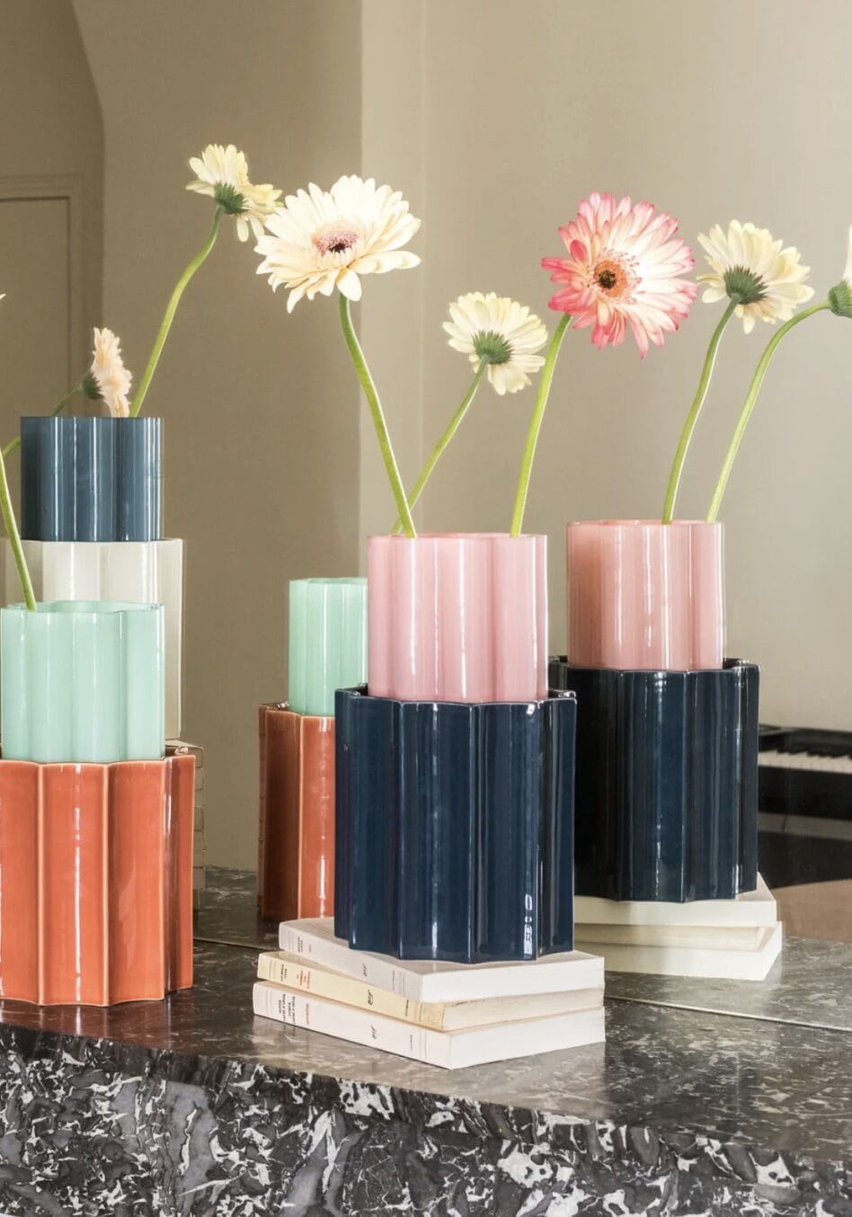 Duetto Candy pink and dark blue vase, glass and ceramic