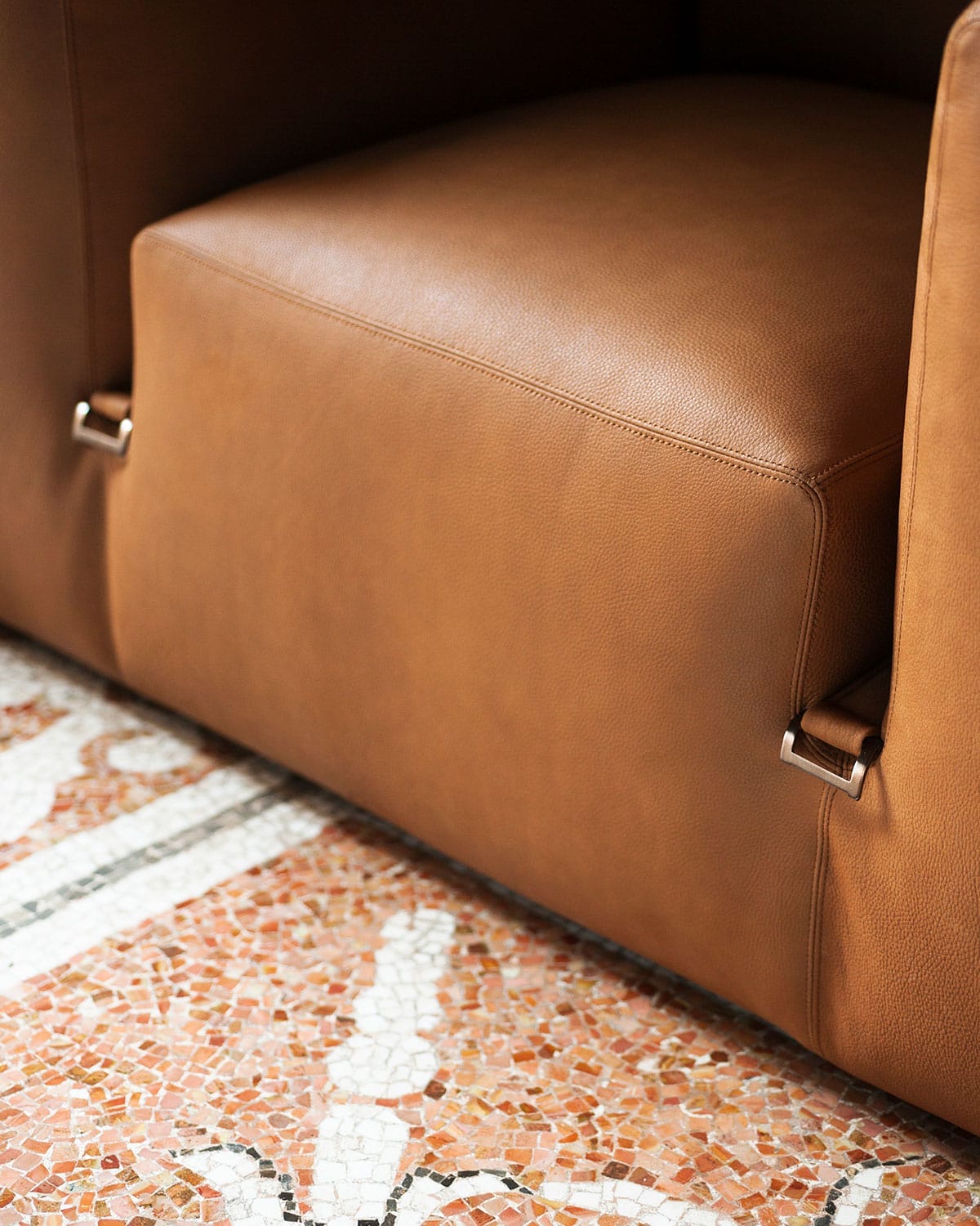 Le Mura Armchair, Zahir leather 10, Cat. Z
