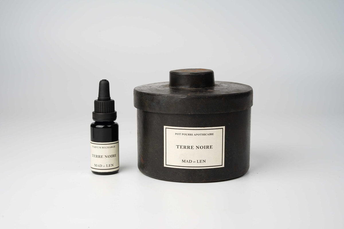 Pot Pourri d'Apothicaire Petit Lava Rock, 8x5cm (Terre Noire) + Refilling 5ml