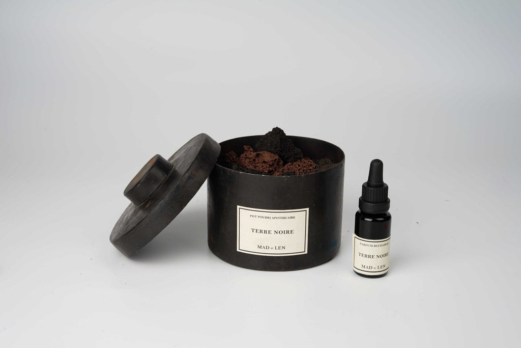 Pot Pourri d'Apothicaire Petit Lava Rock, 8x5cm (Terre Noire) + Refilling 5ml