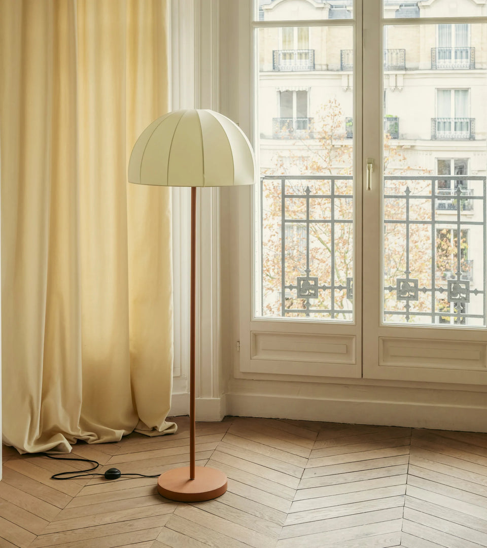 Duomo cognac leather floor lamp with cream stretch fabric shade, Ø50 x H149 cm.