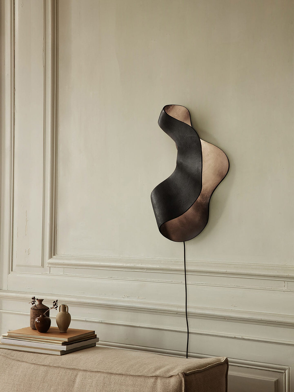 Oyster Wall Lamp - Black