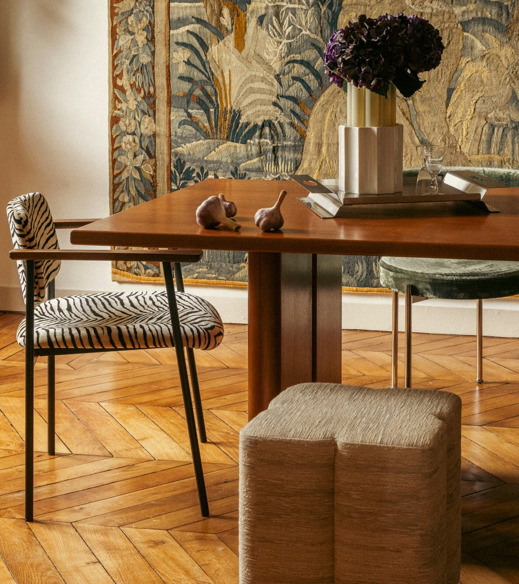 Pio Brown wood and tiger velvet chair, Seat H46.5 cm.