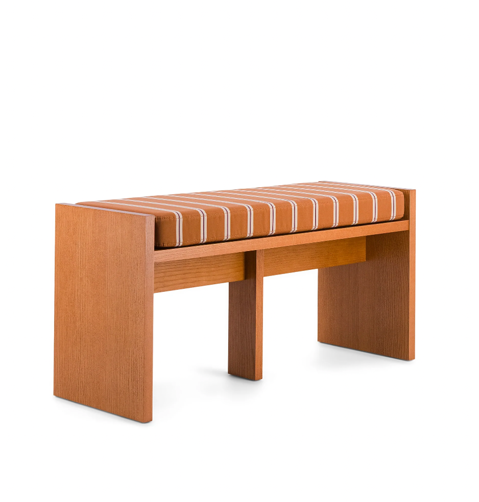 Chiesa Camel and burgundy stripes D93 x 33 x H45 cm.
