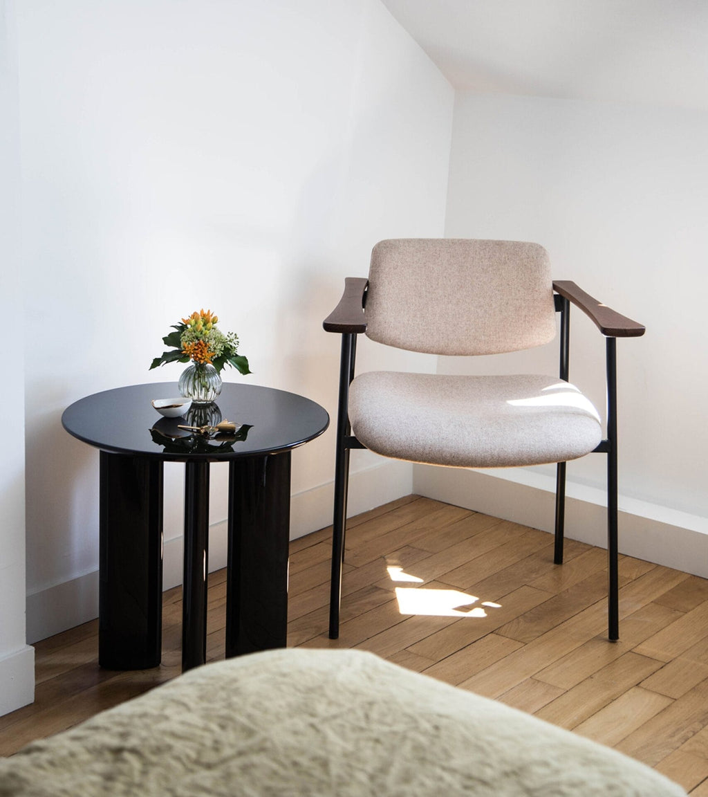 Carlotta black lacquered beech wood side table Ø50 x H50cm